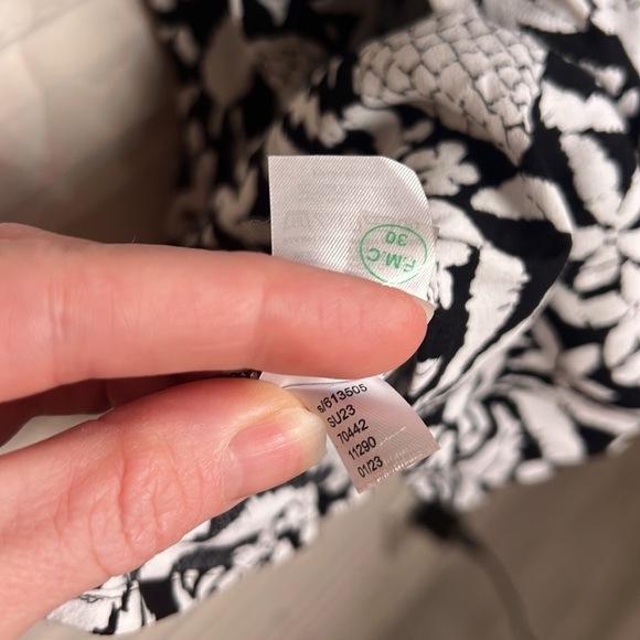 Loft Black and White Pineapple Ruffle Halter Top, Women Size Small - Picture 9 of 9